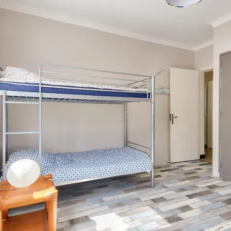 800m De La - Maison 4 Adultes - 4 Enfants