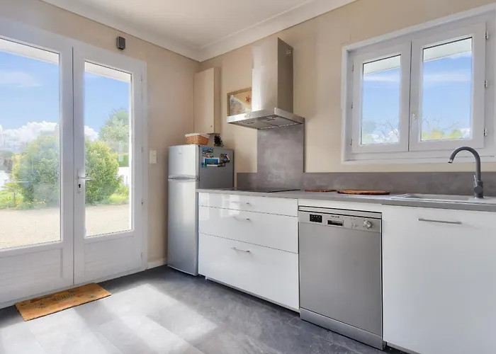 800m De La - Maison 4 Adultes - 4 Enfants Hébergement de vacances *